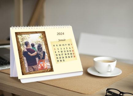 Asztali 12 lapos naptár (15x21 cm) álló képekhez