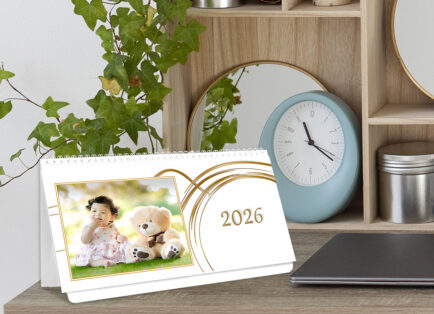 Névnapos 12+1 lapos asztali naptár (15x30 cm) fekvő képekhez